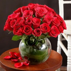 Extravagant Red Roses Arrangement